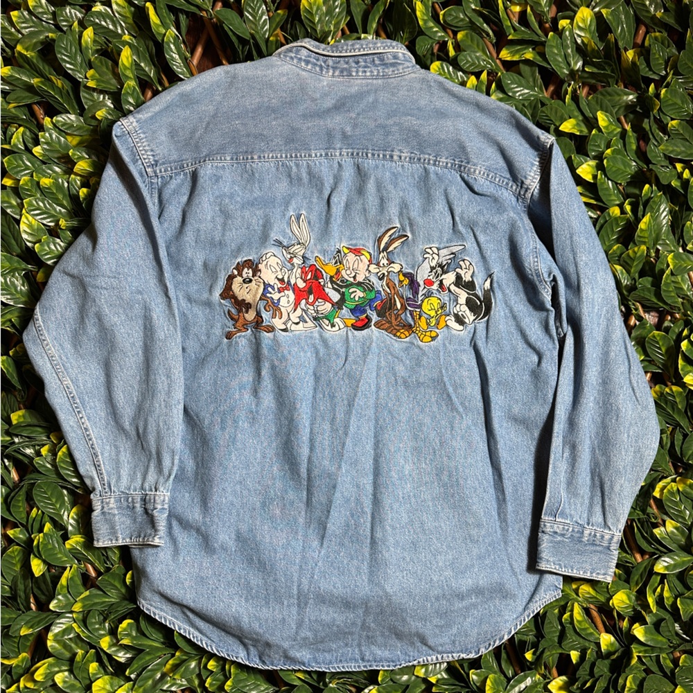 VINTAGE 1993 WARNER BROS LOONEY TUNES DENIM JACKET SIZE M